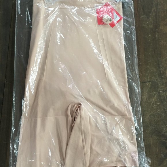 SPANX High Waisted Mid Thigh Short Bodysuit - Picture 13 of 16